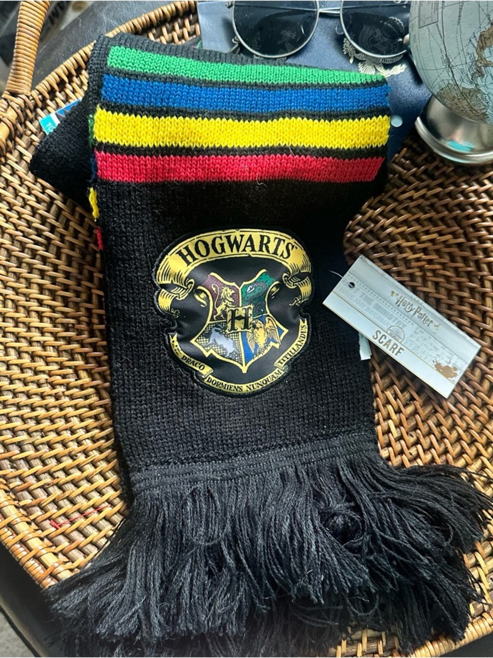 Wizarding World of Harry Potter Hogwarts Crest Knit Scarf with Stripes New Tags